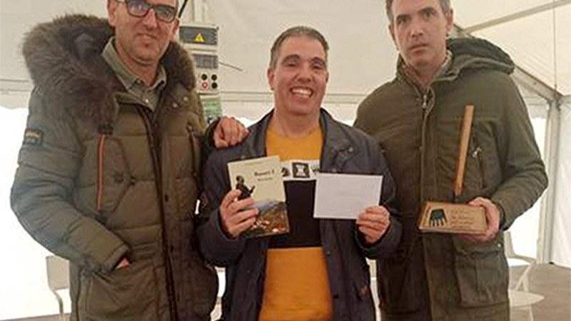 Mikel Arrillaga saritu dute Mungiako San Antontxu bertsopaper lehiaketan