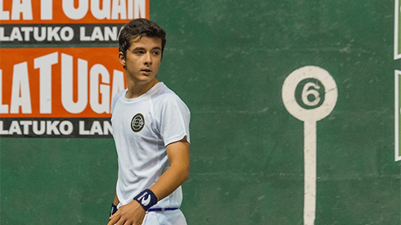 Mikel Azkargorta, pilotaria: “Udaberriko Txapelketan finalera iritsi nahi dut lehengusuarekin”