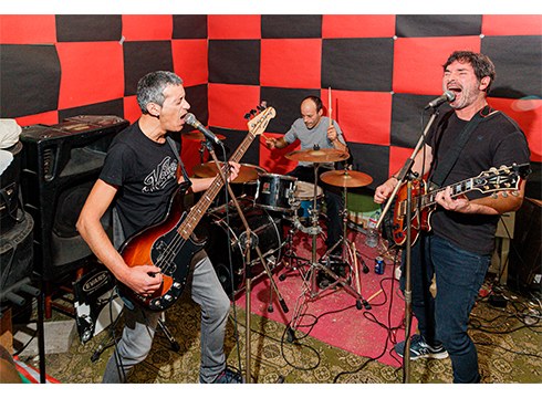 Mikel Gorosabel ‘Norton’, E.H. Sukarra: “Gure musika beraien bizipenekin lotzen dutelako miresten gaituzte zaletuek”