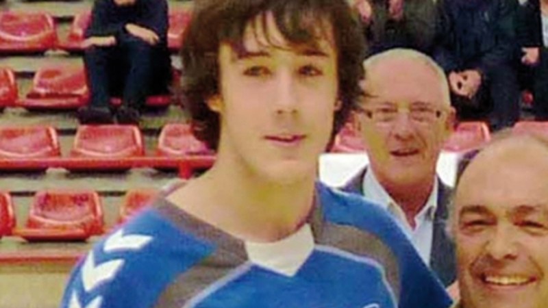 Mikel Guerra, eskubaloi atezaina: "Vucinic maisu handia izan da niretzat"