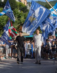Mikel Oyarzabal eta Jon Gorrotxategi futbolariek herrikideen beroa jaso zuten ostiralean