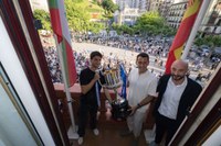 Mikel Oyarzabal eta Jon Gorrotxategi futbolariek herrikideen beroa jaso zuten ostiralean
