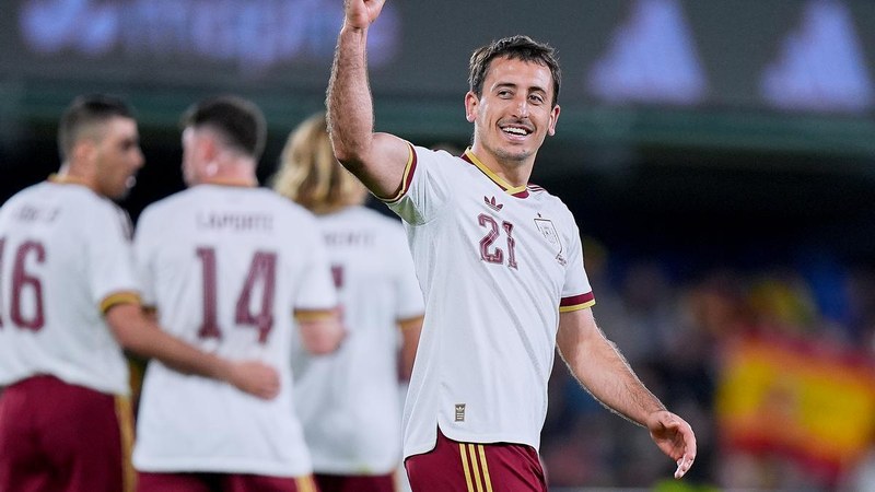 Mikel Oyarzabal futboleko Munduko Txapelketa jokatzeko deitu dute