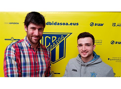 Mikel Zabalak 2023 urtera arte luzatu du kontratua Bidasoarekin