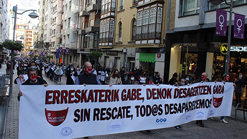 Milaka lagunek eskatu dute manifestazioan ostalaritza erreskatatzeko plana