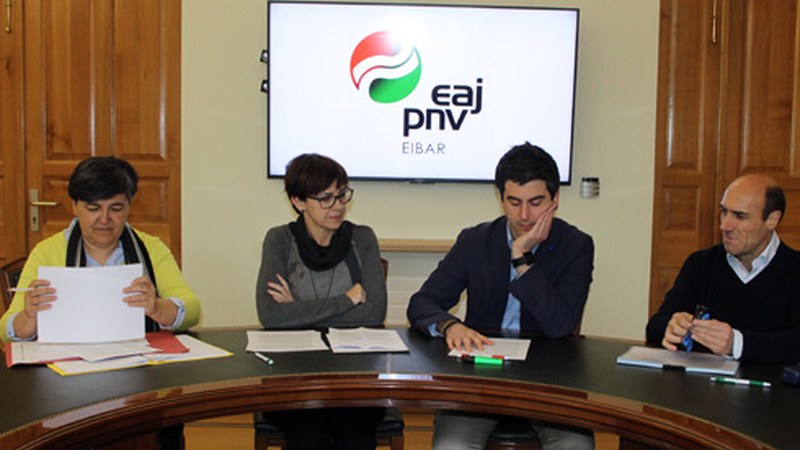 Milioi bat eurotik gorako zuzenketak onartu dizkiete jeltzaileei udal aurrekontuan