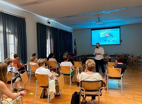 Minbiziaren Aurkako Hamabostaldia antolatu dute Debabarrenean babes gehiago lortzeko