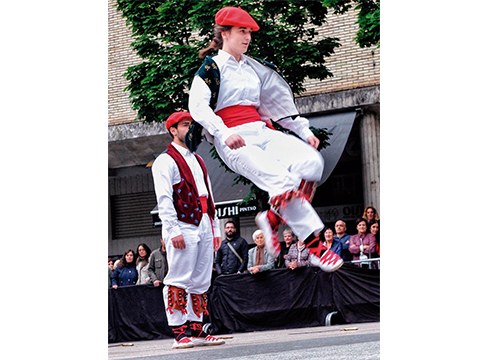 Miren Hazas, dantzaria: “Kezkan oso pozik nago, dantza nire pasioa bihurtu delako”