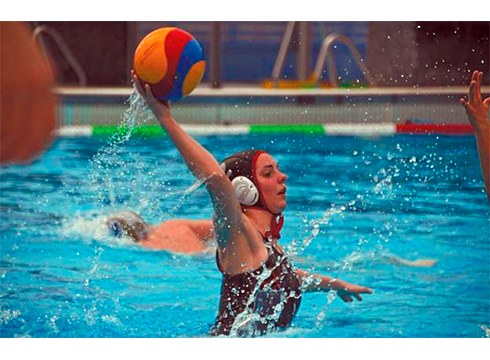 Miren Urizar Europako txapeldun Espainiako waterpolo selekzioarekin