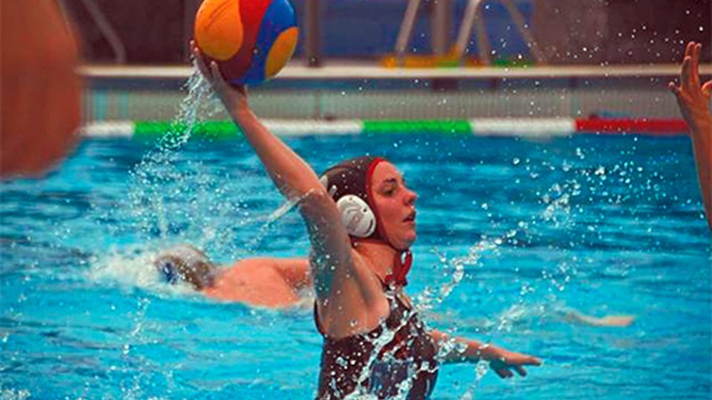 Miren Urizar Europako txapeldun Espainiako waterpolo selekzioarekin