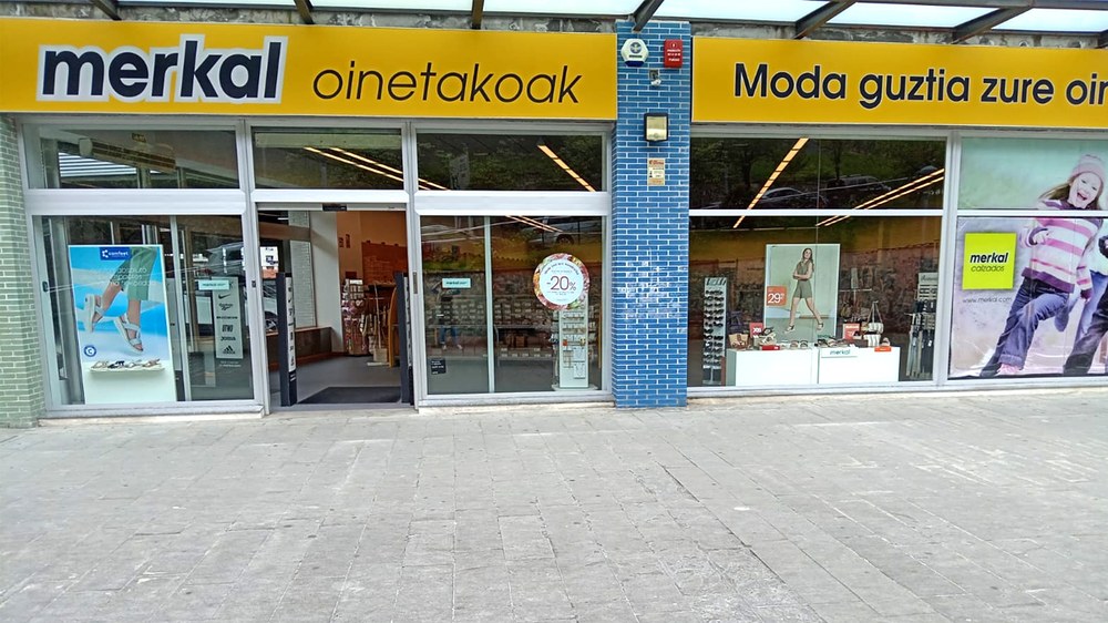 Mobilizazioak abiatu dituzte Merkal dendako langileek