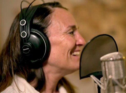 Monica Matabuena abeslaria arituko da domekako Portalea Musika Klubean