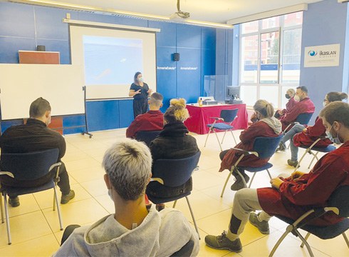 Motibazio-tailerrak, euskara sustatzeko tresna ()