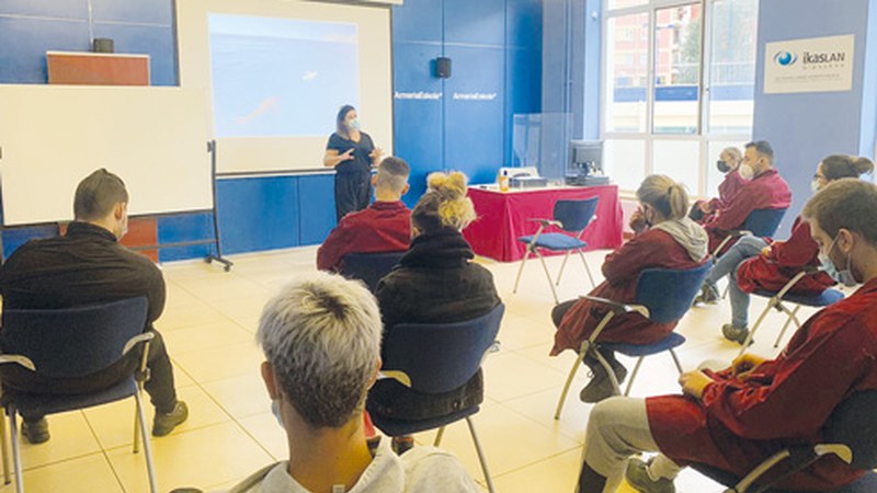 Motibazio-tailerrak, euskara sustatzeko tresna ()