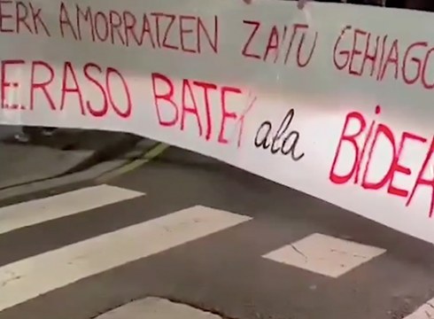 Mugimendu feministako bi lagun identifikatu dituzte atzoko protestengatik