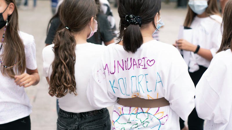 Munduari Kolorea Ematen GKEren janari-bilketa