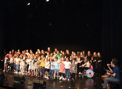 [Bideoak] Musika eskola aurrera begira