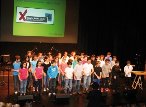 Musika Eskolakoen kontzertua gaur iluntzean