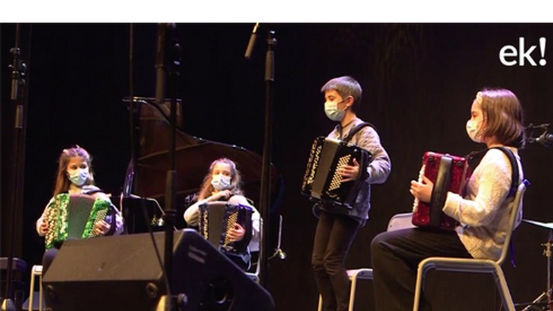 [BIDEOA] Musika Eskolaren Gabonetako kontzertua izan zen atzo