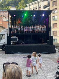 Musika, umeentzako ekintzak eta Drag tailerra nagusi San Juan eguneko arratsaldean