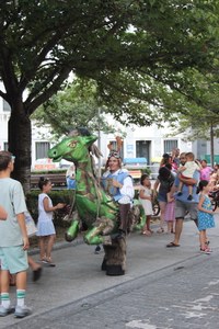 Musika, umeentzako ekintzak eta Drag tailerra nagusi San Juan eguneko arratsaldean