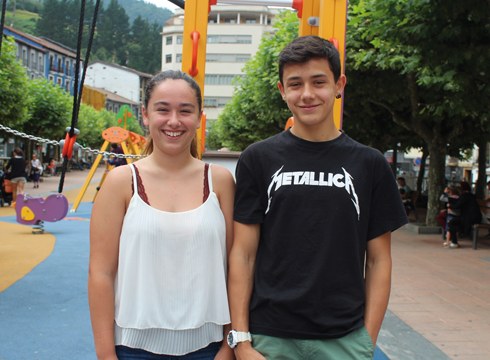 Nagore Cabanzon eta Alex Davies: "Sanjuanetako danborrada txikian saxofoia jotzen ibili gara"