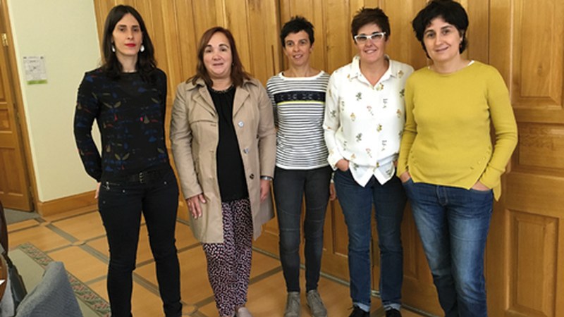 Nagusi eta zaintzaileentzako tailerra