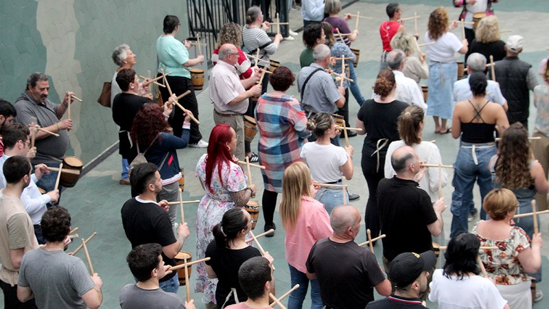 Nagusien danborradan joko dituzten kantuak Eibarko Musika Bandarekin batera entseatu dituzte