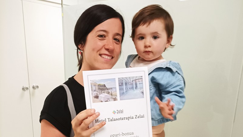 Naiara Uriarte bazkideak irabazi du ...eta kitto! Euskara Elkarteak zozketatutako azken oparia