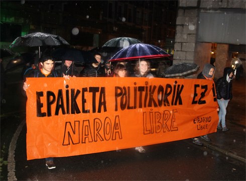 Naroa eta epaiketara aurkeztu ez diren beste bi gazteak atxilotzeko agindua