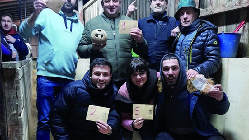 Neguko Bola hiru txirlo txapelketa Barinagako bolategian amaitu zen