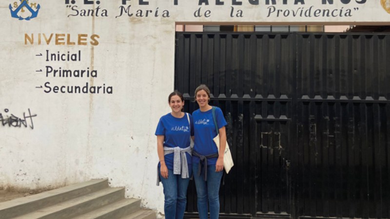 Nerea Eizagirre eta Maitane Lekunberri Aldatzeko irakasleak Perun izan dira hezkuntza proiektuetan parte hartzen