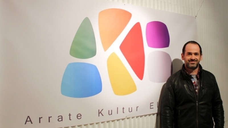 Nestor Perez Valenciagaren logotipoa aukeratu du Arrate Kultur Elkarteak