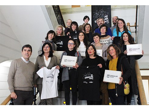 ‘Ni Singular Naiz’ kanpaina egingo da astebetez herriko 13 dendatan