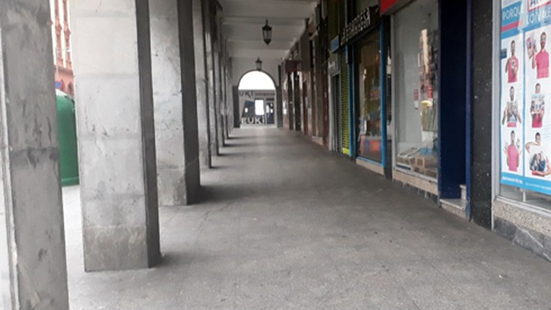 [ARGAZKIAK] Nola daude Eibarko kaleak konfinamenduaren laugarren egunean?