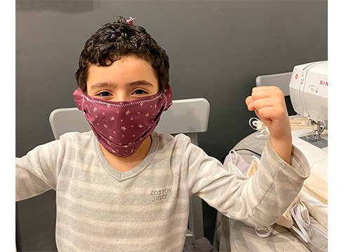 [BIDEOA] Nola egin maskarak etxean? Neama Fawzyk erakutsi digu