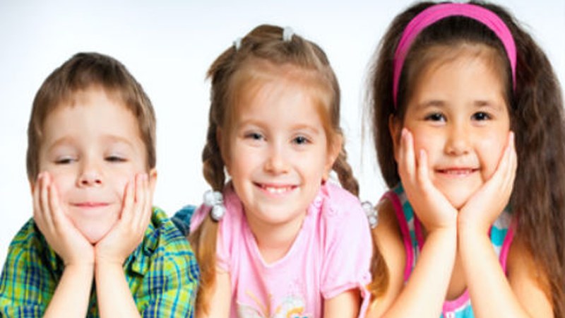 "Nola jarri mugak HHko umeei" hitzaldia