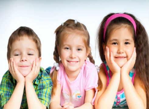 "Nola jarri mugak HHko umeei" hitzaldia bihar