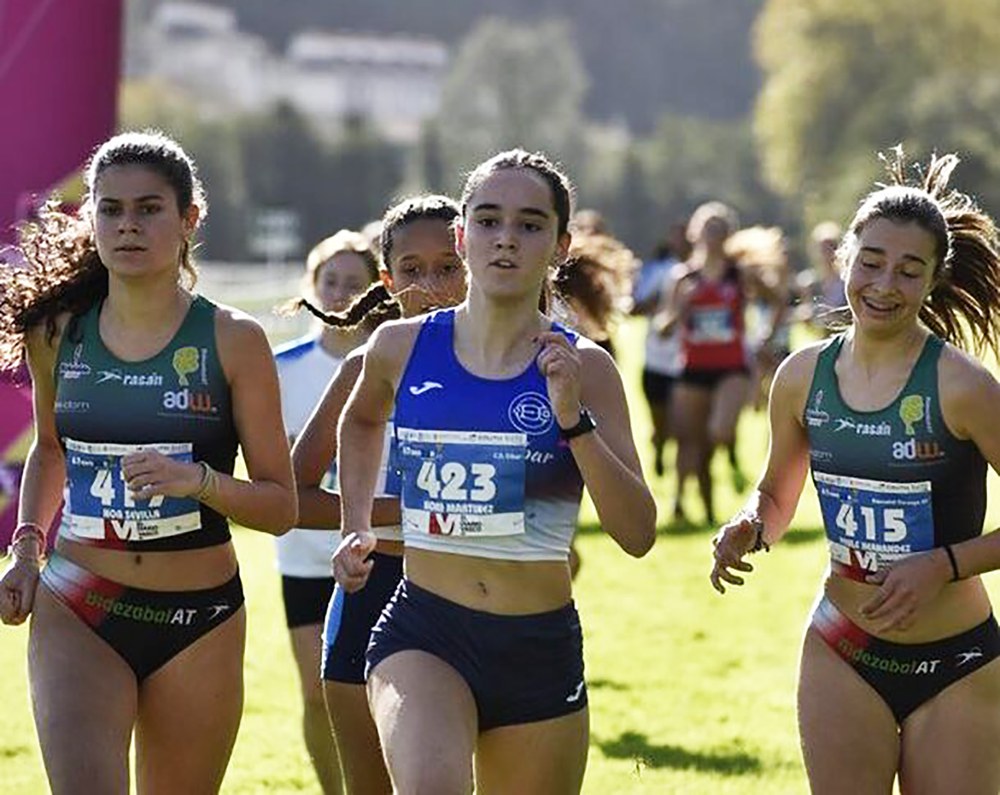 Nora Martinez eta Sonya Mendy brontzearekin itzuli ziren Euskadiko Pista Estaliko Txapelketatik