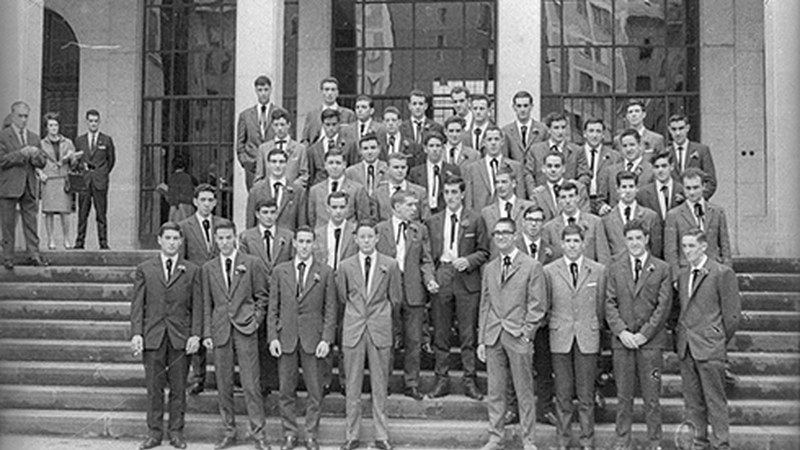 Nortzuk dira argazki honetan azaltzen direnak?