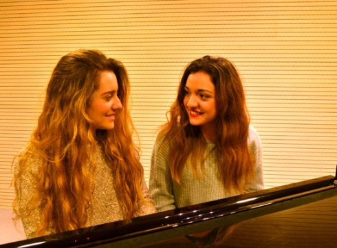 Nuria eta Sofia, musikariak: “Kontzertuekin dirua lortuz gero, maketa grabatu nahi dugu”