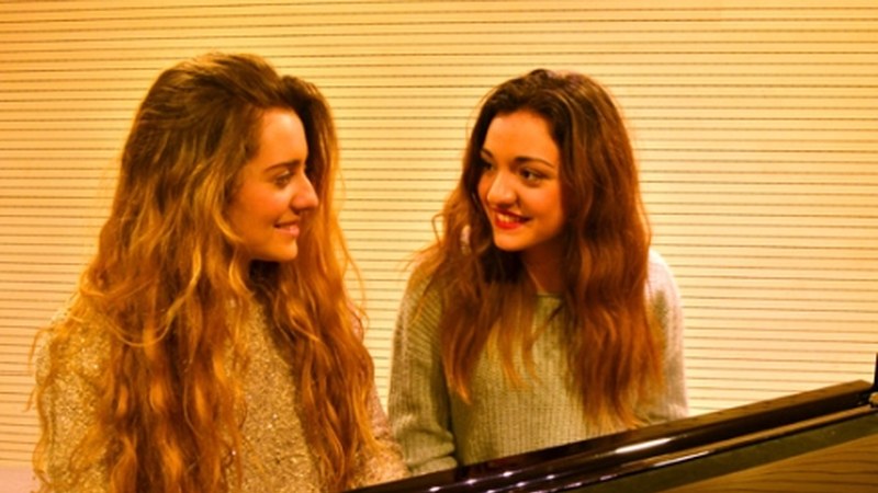 Nuria eta Sofia, musikariak: “Kontzertuekin dirua lortuz gero, maketa grabatu nahi dugu”