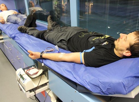 Odol-emaileen saio berri bat izango da gaur Untzaga jubilatu etxean