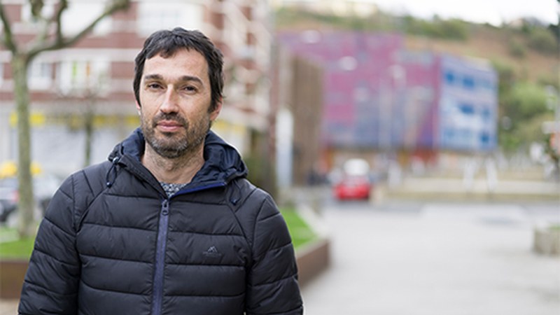 Oier Araolazaren ‘Genero-identitatea euskal dantza tradizionalaren eraikuntza’ liburua argitaratu du UEUk