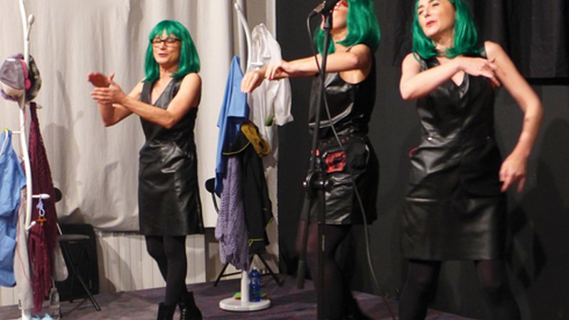 Bihar, asteazkena, 19:00etan, "Sarean kateatuak" antzezlana eskainiko dute Nomofobikek Portaleko areto nagusian