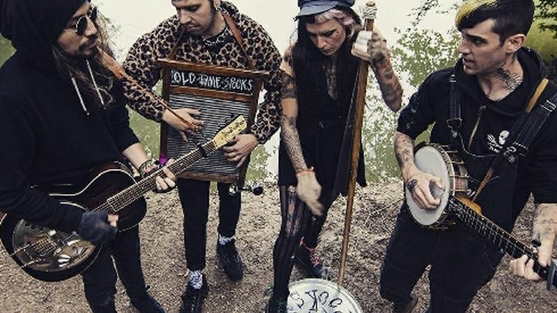 Old Time Spooks eta Goiatz Dutto arituko dira zuzenean gaur Zai Zoi tabernan