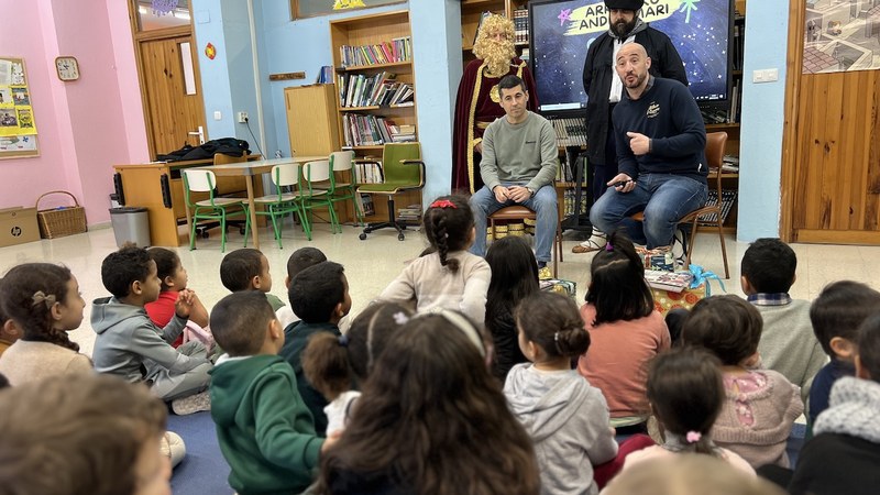 Olentzero eta Gaspar erregea Andra Mari Eskolan egon dira gaur goizean