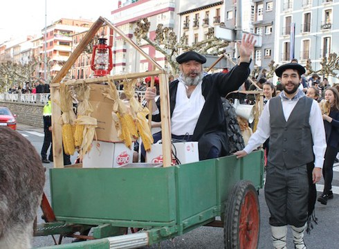 Olentzeroren kalejira zapatu goizean abiatuko da Urkizutik