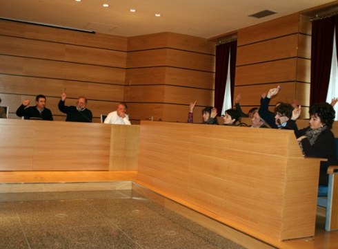 Onartu dira udal aurrekontuak, PSE-EE eta PP-ren aldeko botoekin