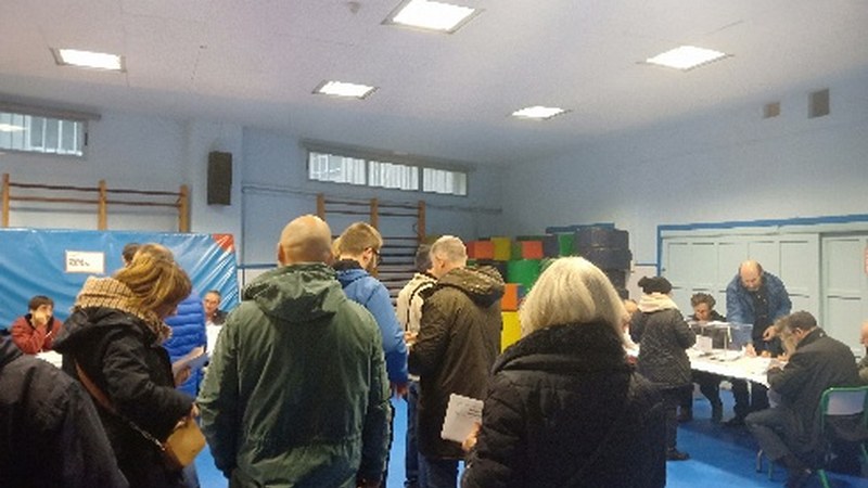 Orain arteko parte-hartzea lau puntu jeitsi da apirileko hauteskundeekin alderatuz gero